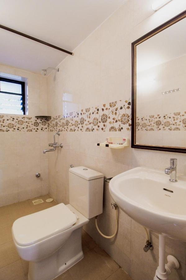 Monteiro Towers Hotel Candolim Exterior photo
