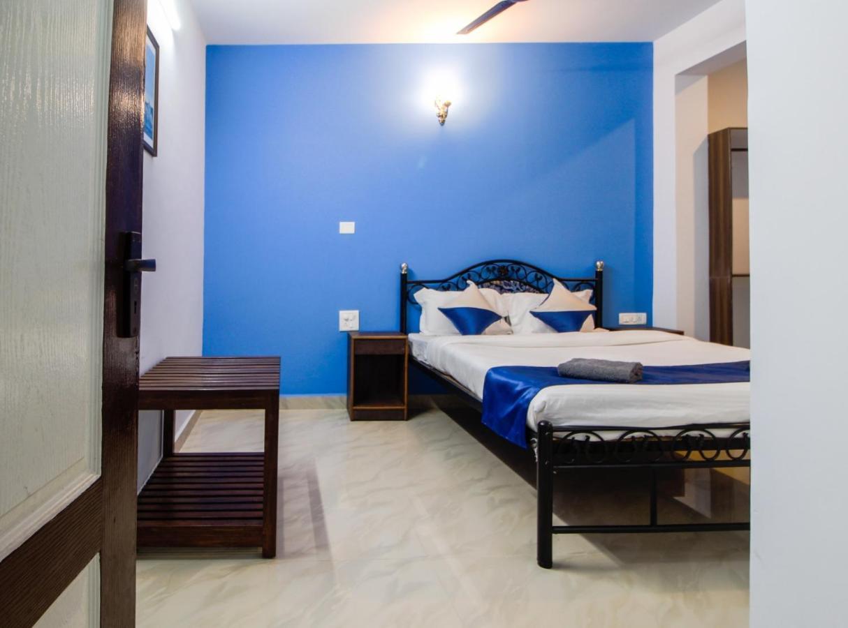 Monteiro Towers Hotel Candolim Exterior photo